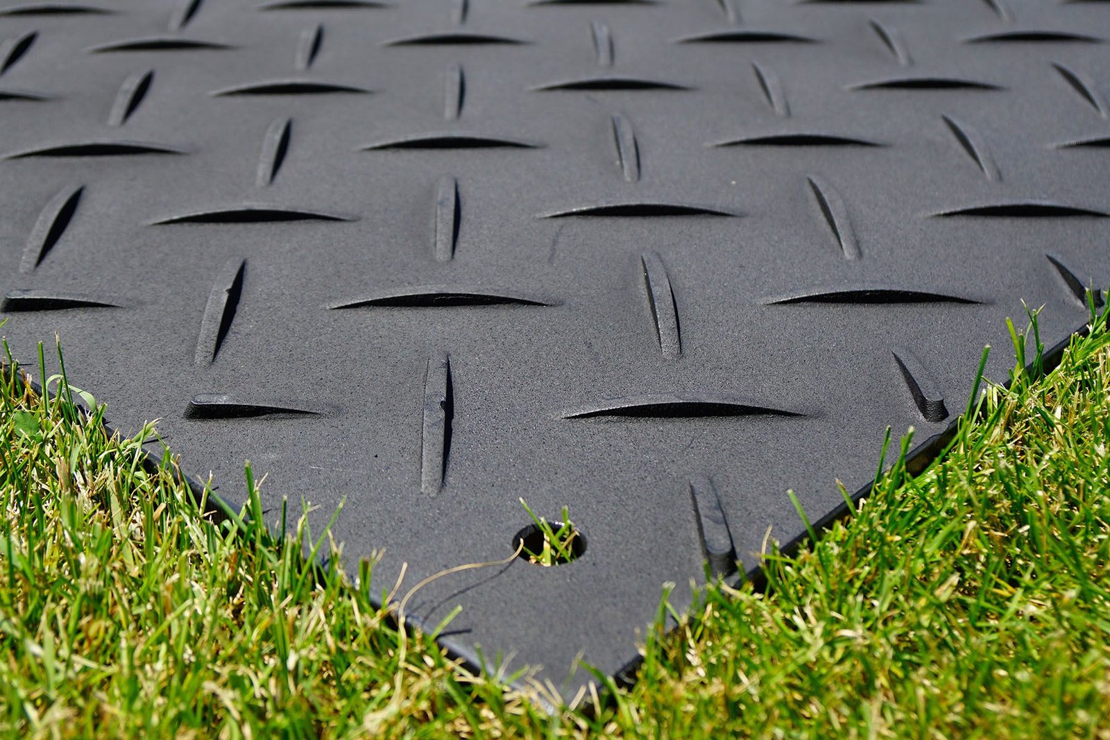 HDPE Composite Plastic Ground Protection Pad Temporary Construction Road Protector for Ground Protection - Image 9